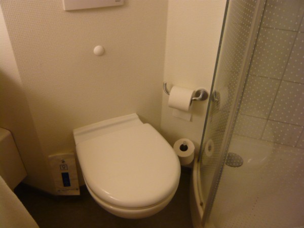 ibis_krakow_toilet